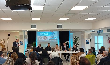 "Restiruire futoro": firmato il protocollo d'intesa per il reinserimento lavorativo delle persone fragili