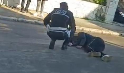 Giovane trovato privo di sensi in via Napoli