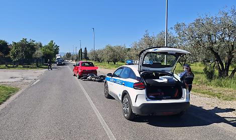 Incidente tra auto e moto. Ferito un trentenne