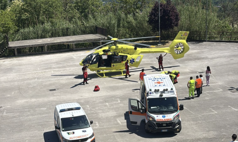 Colpito da un albero, quarantunenne a Roma in eliambulanza