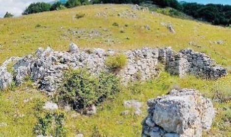 Scoperta unica a Cardito: i resti di un antico castello ad alta quota