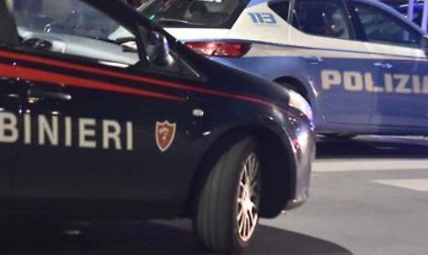 Litigio con furto di telefonino. I carabinieri lo fermano ma fugge: denunciato
