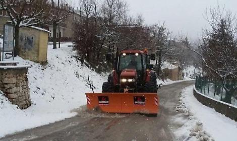 Allerta neve anche a basse quote: mezzi gi&agrave; pronti e spargisale in azione