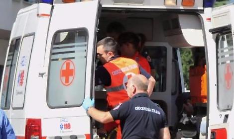Ustionato da un getto di acqua bollente: operaio trasportato in ospedale