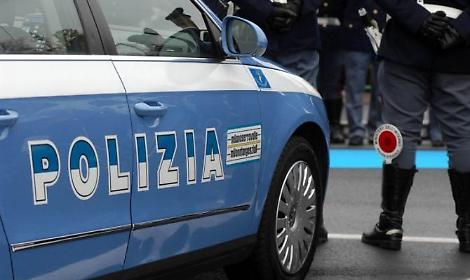 Usa indebitamente una carta rubata. Denunciata