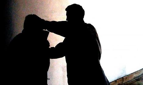 Abusa sessualmente del nonno di 86 anni. Orrore a Sant'Apollinare