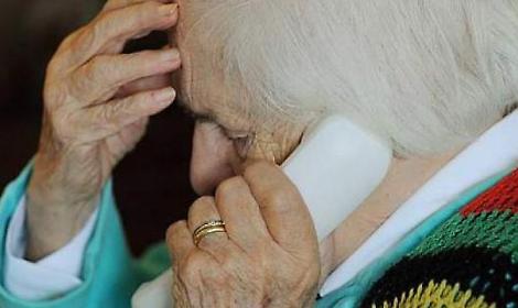 Si finge carabiniere e truffa un'anziana: indagini in corso