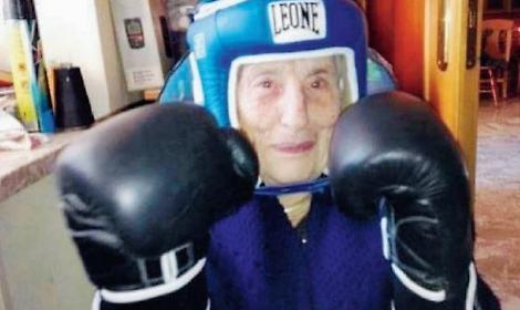 Nonna Mariuccia spegne 100 candeline: la comunit&agrave; festeggia un modello di vita