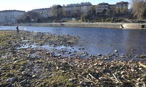 Fiumi e laghi vicini alle citt&agrave; si ritirano pi&ugrave; rapidamente