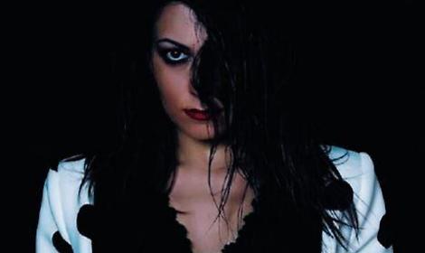 Le anime sommerse: il nuovo singolo della ciociara Ilaria Cretaro