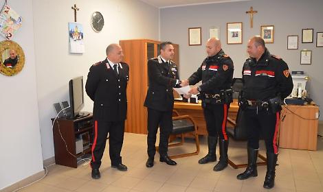 Colto da un malore alla guida. &Egrave; vivo grazie al massaggio cardiaco di un carabiniere