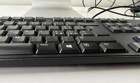 Truffatori di internet in azione, un'ondata di mail farlocche