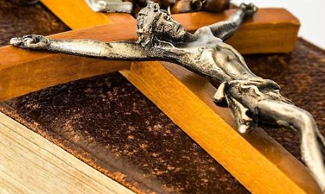 Crocifisso obbligatorio nelle aule. La proposta di legge presentata dalla Lega