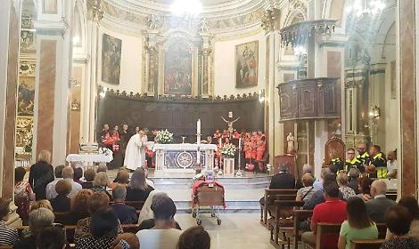 Lacrime e dolore per l'ultimo saluto ad Alessio Tuzi