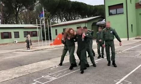 Giulia Schiff e il "battesimo del volo". Le difese: &laquo;Nessuna prova, assolveteli&raquo;