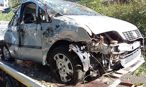 Finisce con l'auto nella cunetta. Grave un ventiduenne