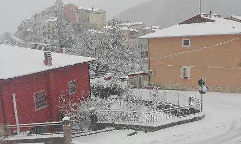 [FOTO] Maltempo: neve e strade ghiacciate, lo stato d'allerta &egrave; alto