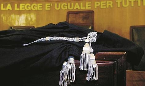 A 'caccia' di cimeli di guerra: la verit&agrave; dei due indagati arriver&agrave; in aula
