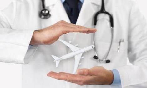 Viaggiare senza rischi, le regole per evitare malattie: parla l'esperta