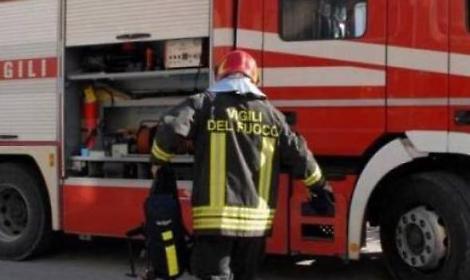 Esplosione in un'abitazione per una fuga di gas: ferite due persone