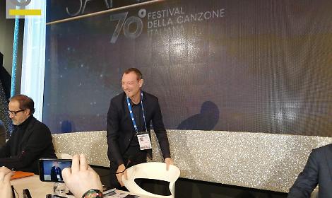 Sanremo 2020: cast e accuse ad Amadeus, le prime novit&agrave; dalla conferenza