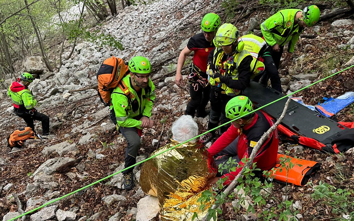 Cade durante un'escursione sul Monte Porca: ferito un sessantaquattrenne