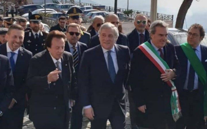 Augurio e speranza di pace. Si accende la &ldquo;fiaccola dei Comuni&rdquo;