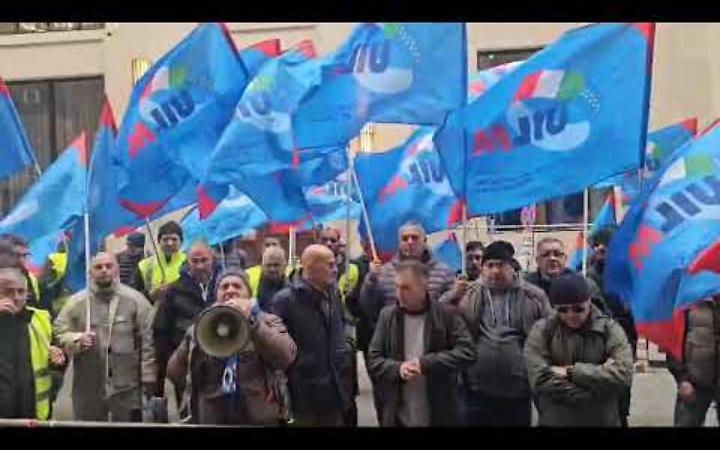 Vertenza De Vizia, operai al Mimit per rivendicare il diritto al lavoro