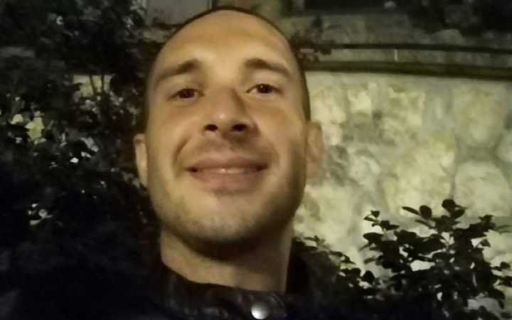 Prende in pieno la rotatoria. Pierluigi Bruni muore sul colpo 