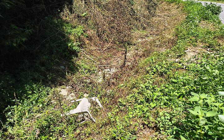 Alveo del rio Cancello stracolmo di rami: pericolo per eventuali piogge