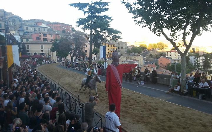 Maltempo, rischi per la sicurezza: rinviata la Giostra del Turco