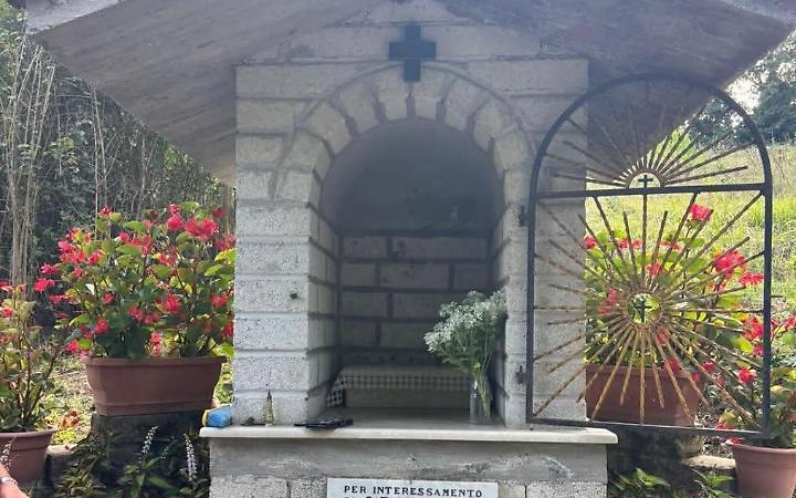 Svuotata la chiesetta della Mulella: sparito il quadro della Madonna del Carmine