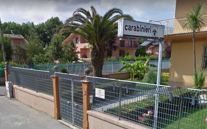 Liti continue con la nuora, braccialetto elettronico per la suocera ottantacinquenne