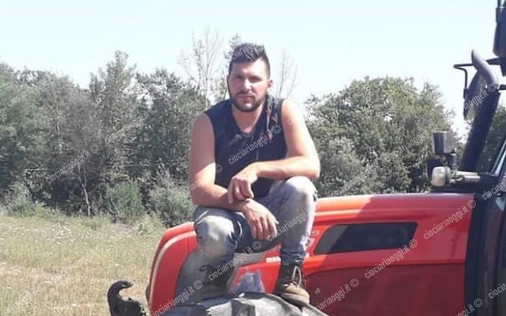 Schiacciato da un albero. Muore a ventinove anni