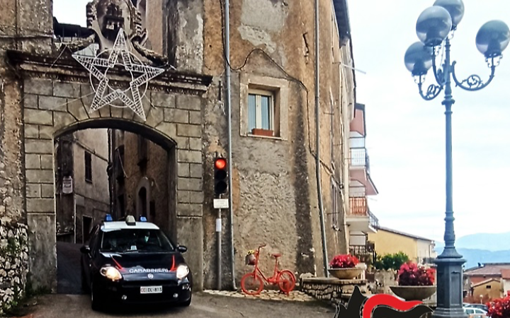 Violazione degli obblighi familiari: finisce ai domiciliari