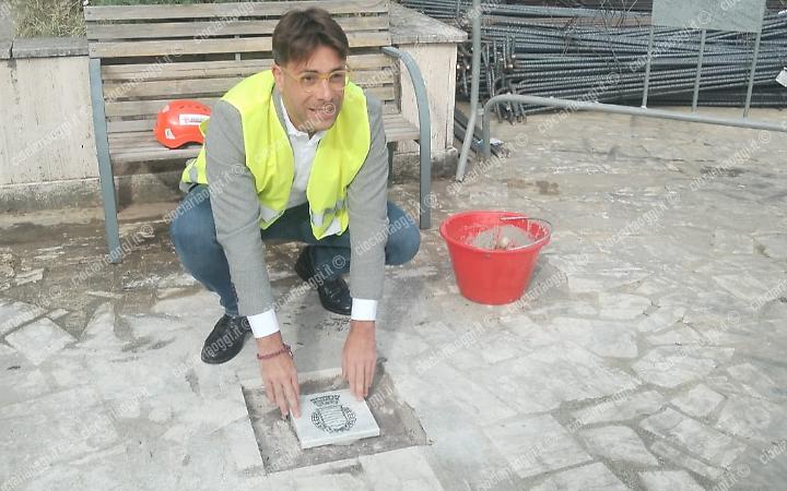 Mensa scolastica alla scuola "Achille Lauri". Posta la prima pietra