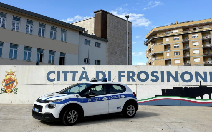 Accusato di furto da un connazionale, tenta la fuga ma viene bloccato