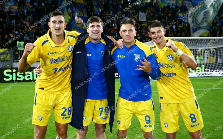 Pagelle Frosinone-Entella: show giallazzurro