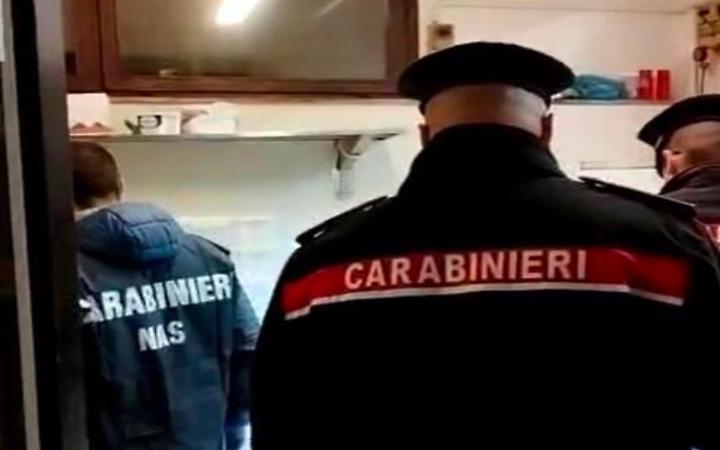 Sporcizia nel locale e attrezzatura unta: panificio sospeso dal N.A.S