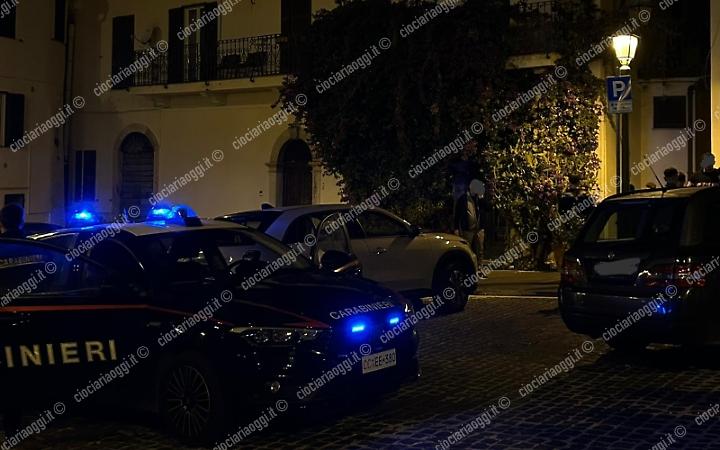 Aggredisce i carabinieri durante una sagra. Fermato