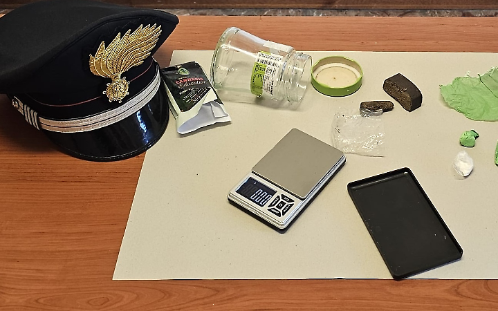 Detenzione di hashish e cocaina: arrestato un uomo di 27 anni