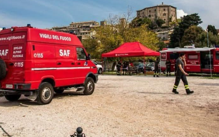 Esercitazione congiunta di vigili del fuoco, protezione civile e croce rossa