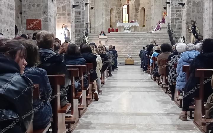 Una folla in lacrime per l'addio a Leonardo Fiorini