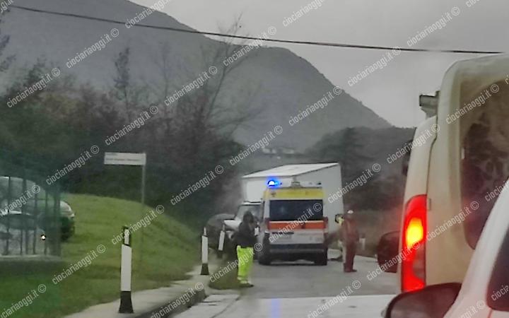 Incidente fra un'auto e un furgone. Gravemente ferite due persone