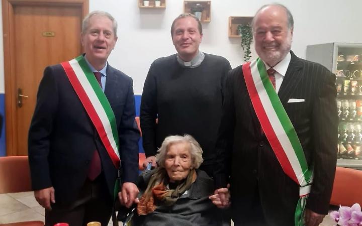 I sindaci di Arce e Strangolagalli festeggiano i 100 anni di Maria Angela Corsetti