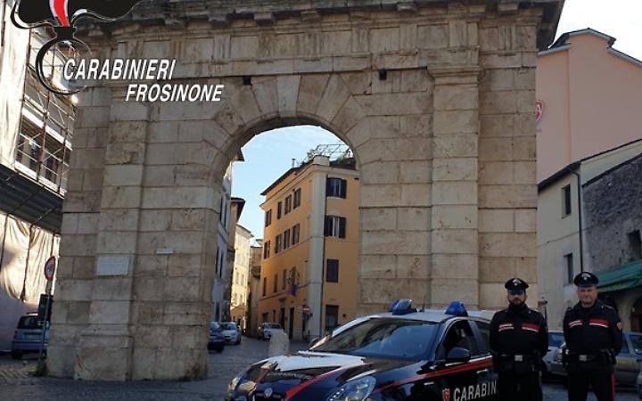 Rubano quattro prosciutti e sessantadue confezioni di caff&egrave;. Denunciati