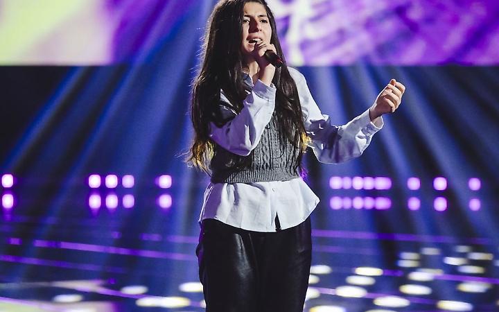 Quando la voce diventa coraggio: Chiara Fraiegari incanta The Voice Kids