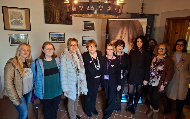 Riflettori sulla fibromialgia: sintomi, diagnosi e cure