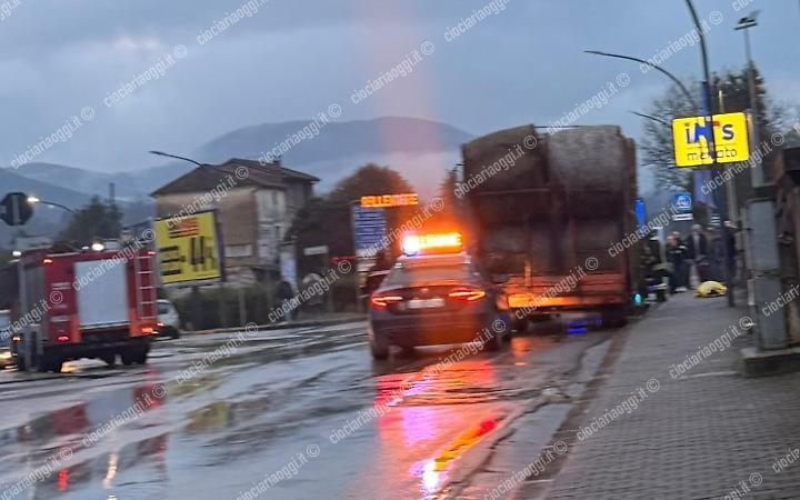 Malore fatale alla guida del trattore. Accosta il mezzo e muore