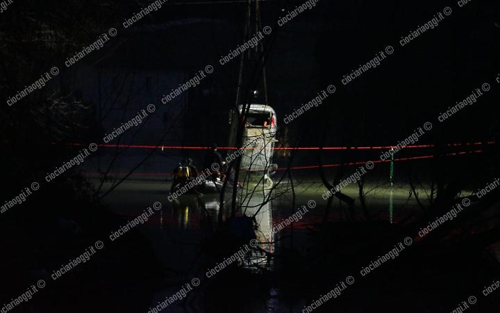 Estratta l'auto di Davide Perna nel Fiume Liri